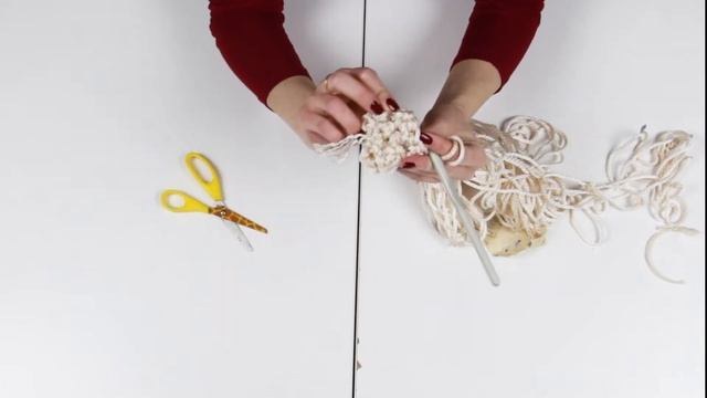 Вязание для начинающих: вяжем корзинку для аксессуаров крючком смотреть онлайн