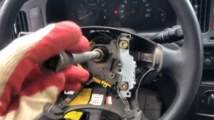 Как снять подрулевой шлейф на автомобиле Hyundai Elantra