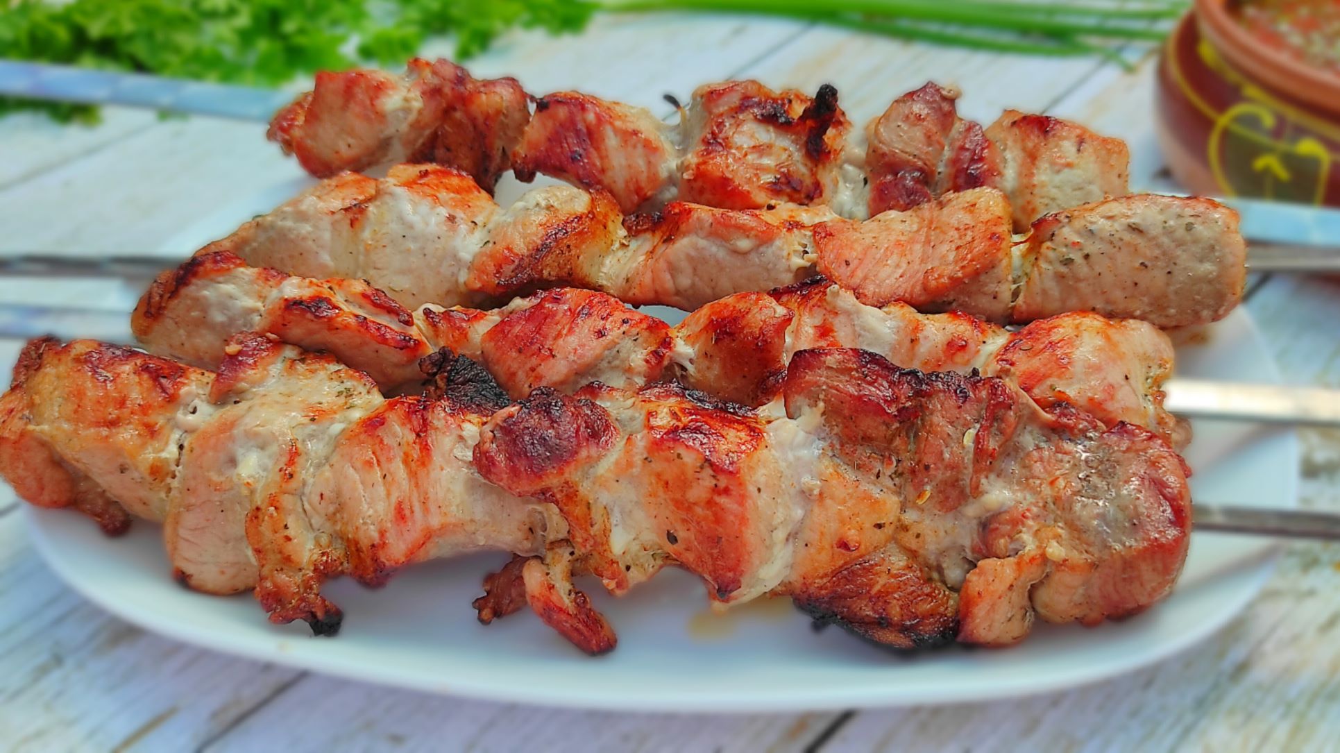 ШАШЛЫК из свинины на МИНЕРАЛКЕ! Быстрый маринад для ШАШЛЫКА. смотреть онлайн