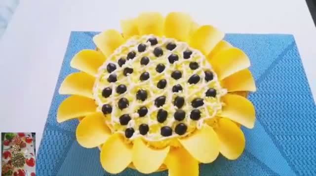 Очень вкусный и красиво оформленный салат "Подсолнух"??? смотреть онлайн