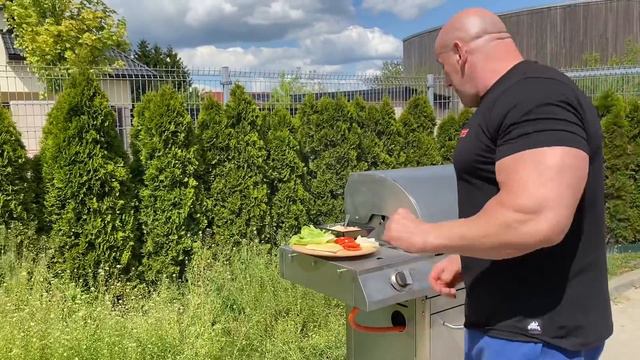 Jak zrobić hardkorowego burgera na grillu Koler | Gotuj z Koksem смотреть онлайн