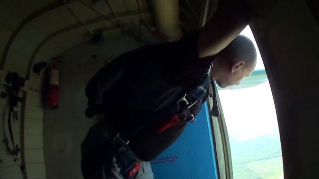 Инструкторы казачьего центра Боевой спас город Ковров на прыжках смотреть онлайн