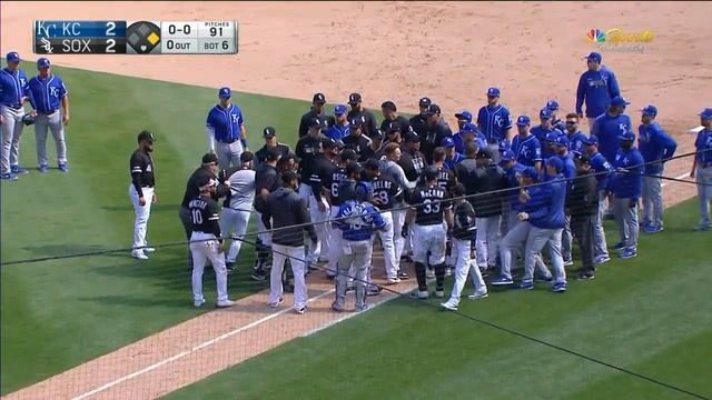 Benches Clear in Chicago after Tim Anderson is hit by pitch смотреть онлайн