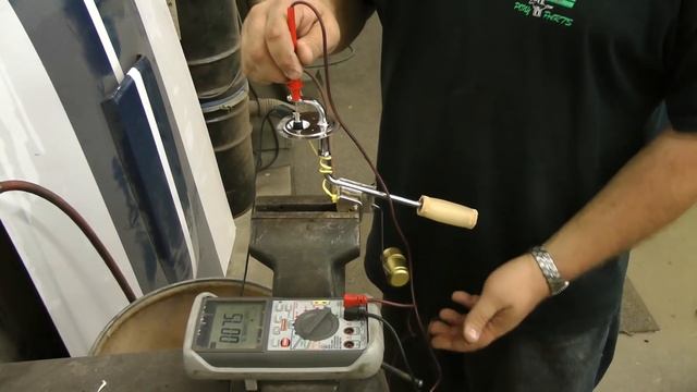 How to Test the Fuel Sending Unit in Your 1965-1970 Mustang смотреть онлайн