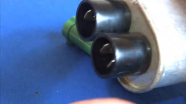 ДЛЯ ЧЕГО ПРИПАИВАЮТ РЕЗИСТОР к КОНДЕНСАТОРУ смотреть онлайн