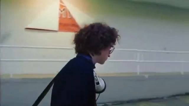 Calpurnia - Greyhound but it’s just Malcolm смотреть онлайн