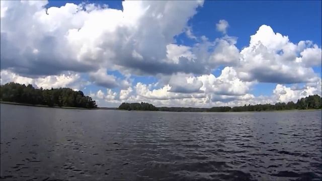 С ветерком на моторной лодке по озеру Селигер | Мотор Yamaha 9.9 | Лодка ПВХ Nissamaran смотреть онлайн