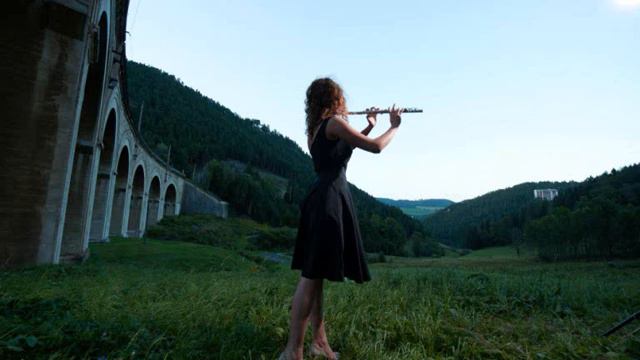 Elgar Salut d'Amour, Kornishina flute (live) смотреть онлайн