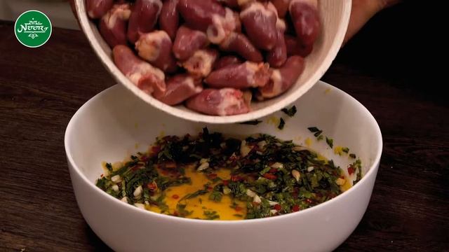 Шашлык из сердечек с соусом из йогурта смотреть онлайн