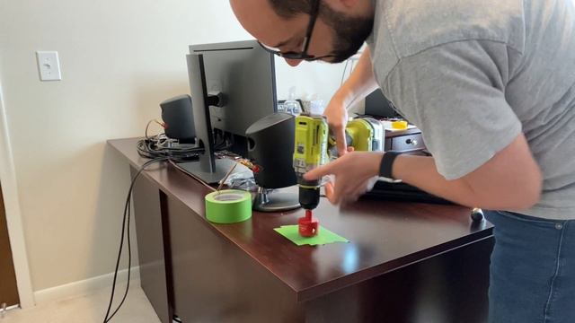 Did I get the wrong size hole saw? / Adding Desk Grommets - Mini DIY Project смотреть онлайн