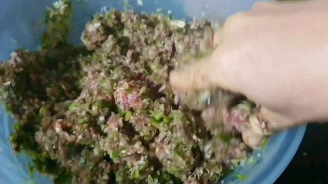 Хаваущи (египетские лепешки с мясом) (طريقه عمل حواوشي) смотреть онлайн