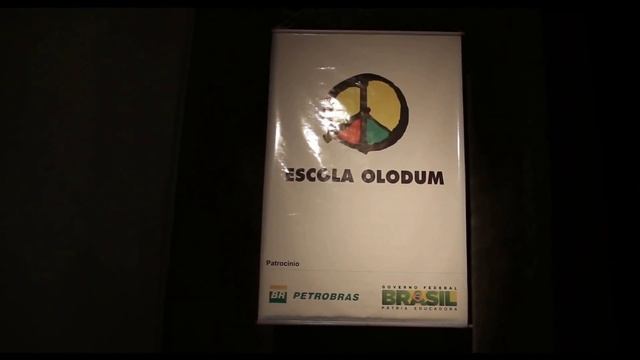 CERTIFICAÇÃO ESCOLA OLODUM 2015 - Brasil (Cazuza) em ritmo de Samba Reggae смотреть онлайн