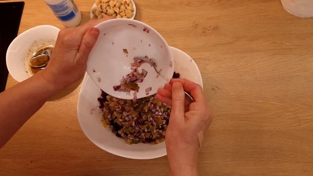 Вкуснейший салат из отварной свеклы! смотреть онлайн