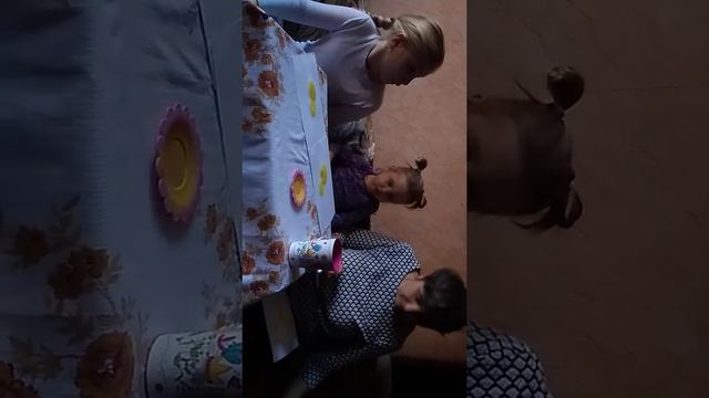 Дистанційне заняття - малювання штампами "Курчатко" ДНЗ 20 Вихователь Ящишена Л.Ф. смотреть онлайн