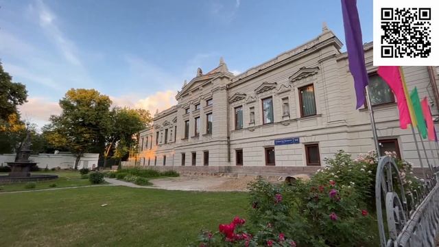 Шагаю по Москве в окрестностях Бауманского сада смотреть онлайн