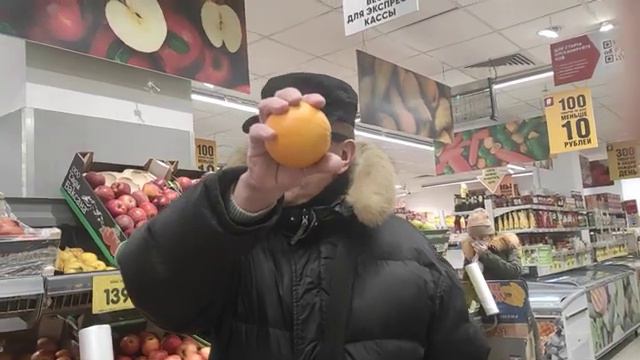 "Этот м@дак на улице был героем, но я отловила его в магазине." смотреть онлайн