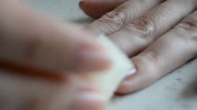 Легкий дизайн ногтей. Перо. Степинг. смотреть онлайн