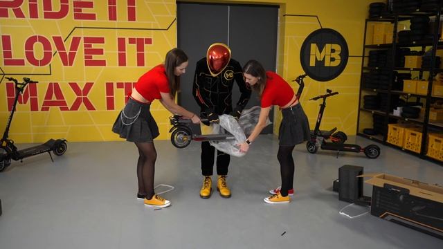 Unboxing E-Twow GT Sport electric scooter смотреть онлайн