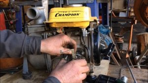 Двух-тактный двигатель бензогенератора.Или,вполне возможный негатив от китайской ,,ложки,,?)