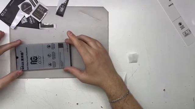 Как наклеивать гидрогелевую плёнку. Поклейка гидрогелевой плёнки. смотреть онлайн