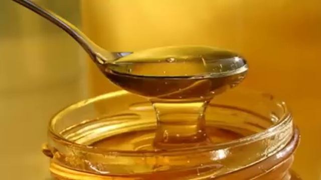 Мед и Репчатый Лук — Уникальное средство! Может помочь Избавиться от Кашля… смотреть онлайн