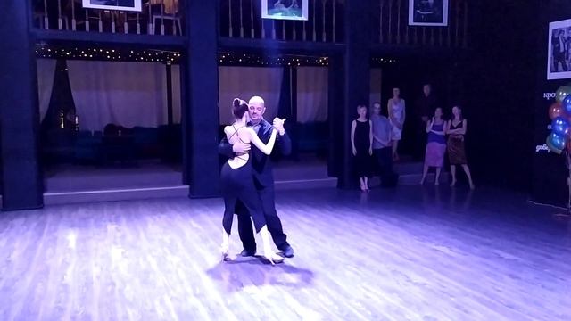 Милонга Б2. 15.10.2019 DJ Эльвира Эваш. ДР Александра Шамсутдинова.Танец именинника 1+ смотреть онлайн