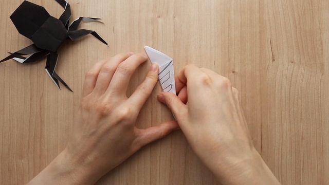 Паутина из бумаги на Хэллоуин смотреть онлайн