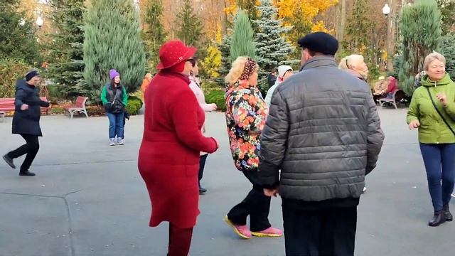 РОЗКАЖИ МЕНІ СМЕРЕКО! ТАНЦЫ ХАРЬКОВ УКРАИНА ОКТЯБРЬ 2023 #dance #kharkiv смотреть онлайн