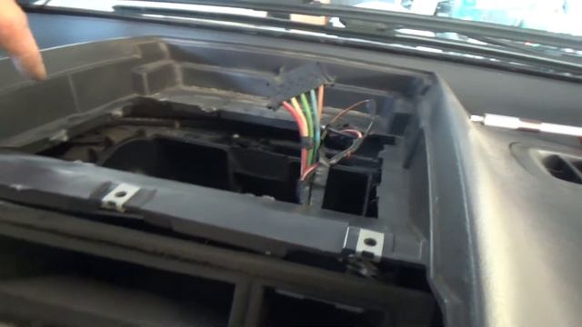 Ремонт вентилятора пічки і опору Mercedes Vito смотреть онлайн