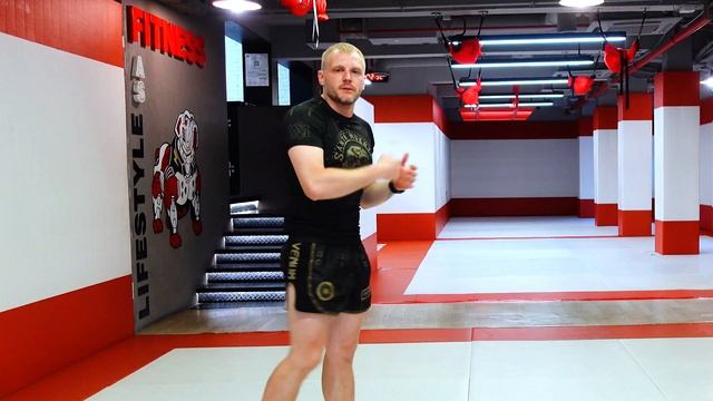 Супермен панч. Кикбоксинг тренировки