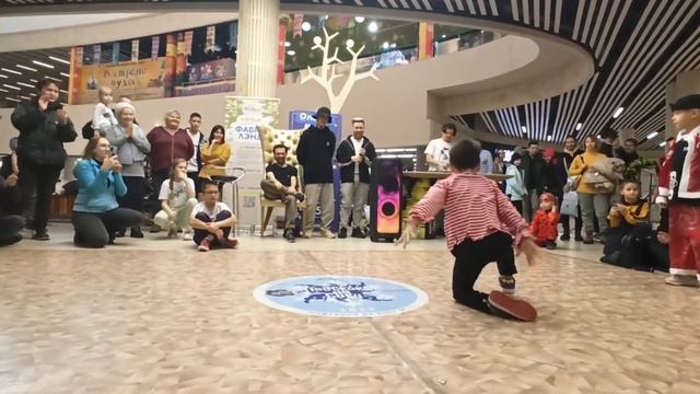 ЯРКИЙ vs ЭМИЛЬ | ФИНАЛ BABY 4-6 ЛЕТ | ПОДСКОКИ НА БОКУ 10 г. Стерлитамак смотреть онлайн