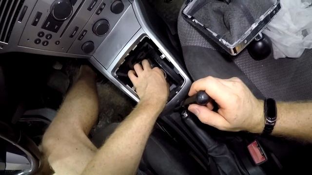 Как снять/разобрать ручку МКПП Opel Astra 2004-2014 год смотреть онлайн