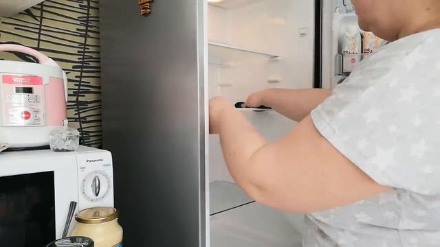 Наварила супу ?// Почистила в холодильнике