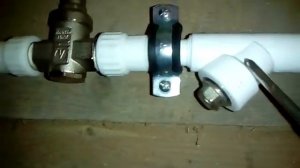 Как провести воду в частный дом от скважины.