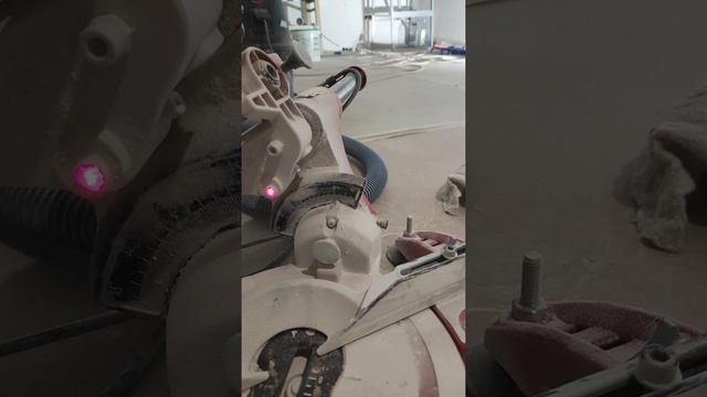 монтаж широкого карниза с помощью торцевой пилы смотреть онлайн