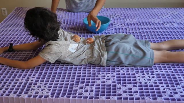 Purple Mattress Commercial Human Egg Drop Test (Does the Raw Egg Break?) смотреть онлайн