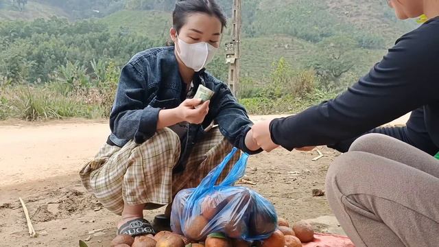 The Single Mother Left Her Children With The Neighbors And Went Out To Earn Money On Her Own