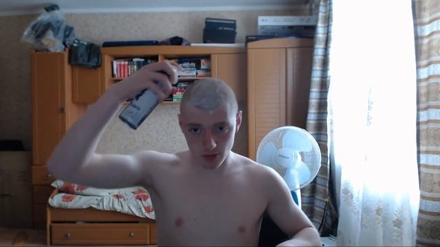 Кирилл "VJLink" Зырянов бреется под ноль смотреть онлайн