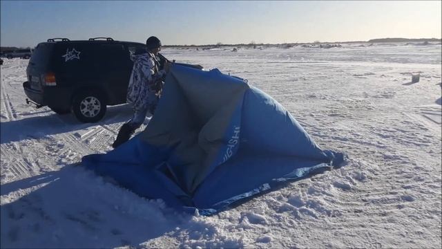 Палатка HIGASHI Pyramyd 230х230 на рыбалке. Палатка для зимней рыбалки. смотреть онлайн