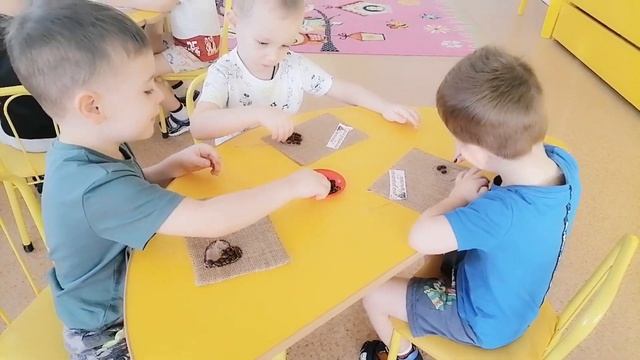 Сиреневая (старшая группа). Подарок папе на 23 февраля смотреть онлайн