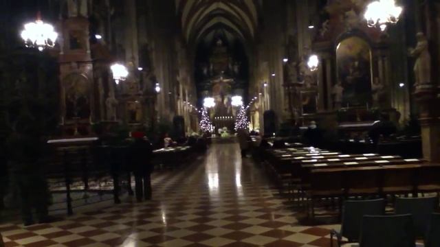 Католическая служба в соборе Святого Стефана в Вене