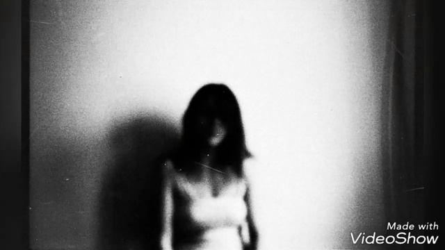 Оставь меня книгой, забытой в трамвае. Эмилия Брайант. Поэзия. Стихи. Любовная лирика. смотреть онлайн