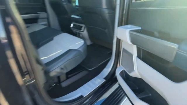 2022 Ford F-150 Limited $71,890 T25519A смотреть онлайн