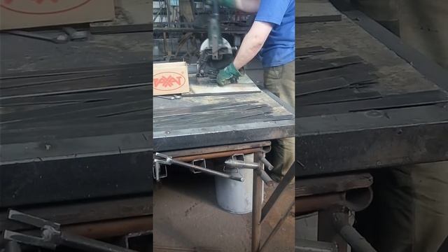 КАК РЕЗАТЬ БОЛГАРКОЙ... смотреть онлайн