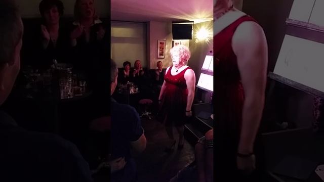 Sally Vate at The Queens Arms смотреть онлайн