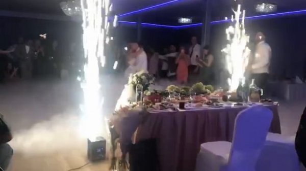 холодные фонтаны на свадьбу www.dym.moscow