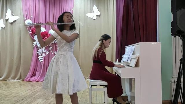 Ж.Обер - Престо, Ж.Бизе - Менуэт. исполняет Айыына Данилова /АДШИ/ смотреть онлайн