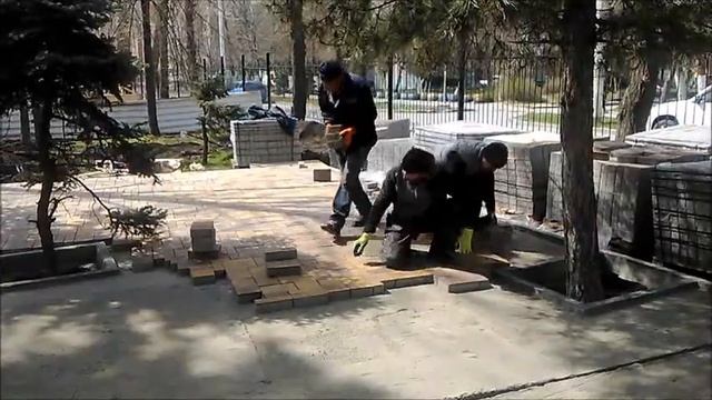 Укладка тротуарной плитки Ростов – на – Дону в парке, Алея Роз смотреть онлайн
