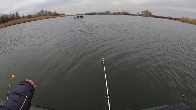 Эта снасть не оставит вас без рыбы ! Рыбалка с лодки на бортовую удочку ,,Яйца" ! смотреть онлайн