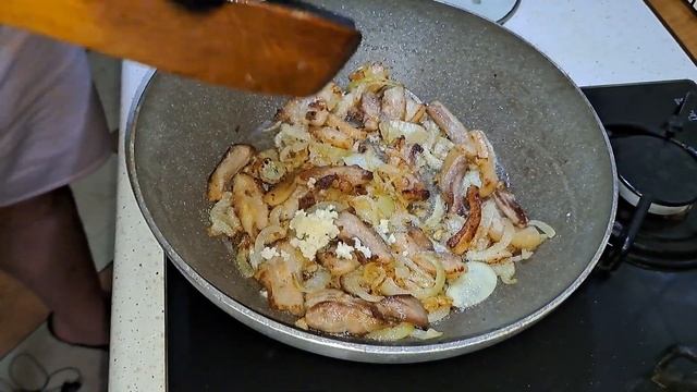 ГАЛУШКИ зі шкварками.Самий швидкий спосіб приготування!10хвилин і галушки готові!!